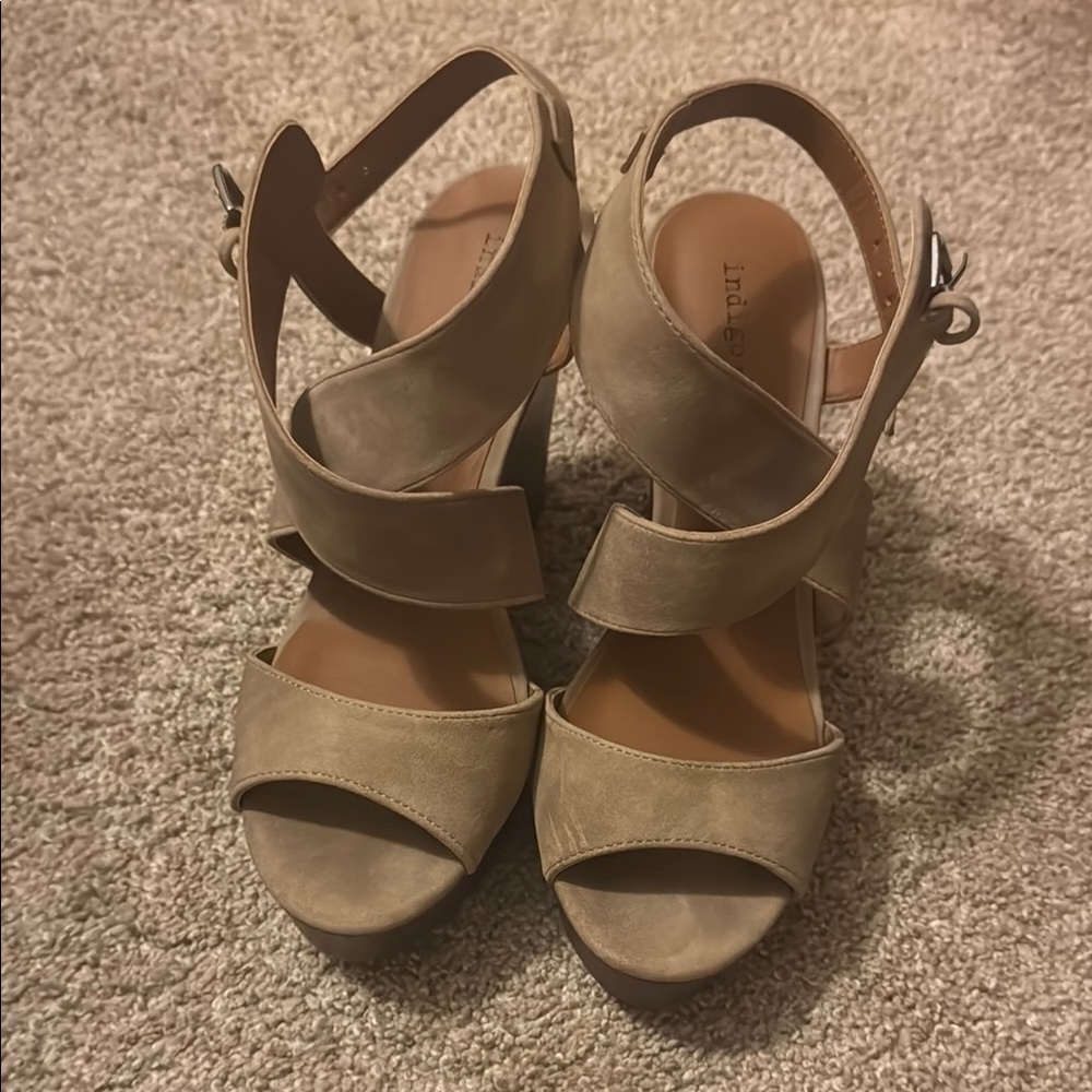 Indigo Tan Women's Wedge 5” Sandals - size 8.5